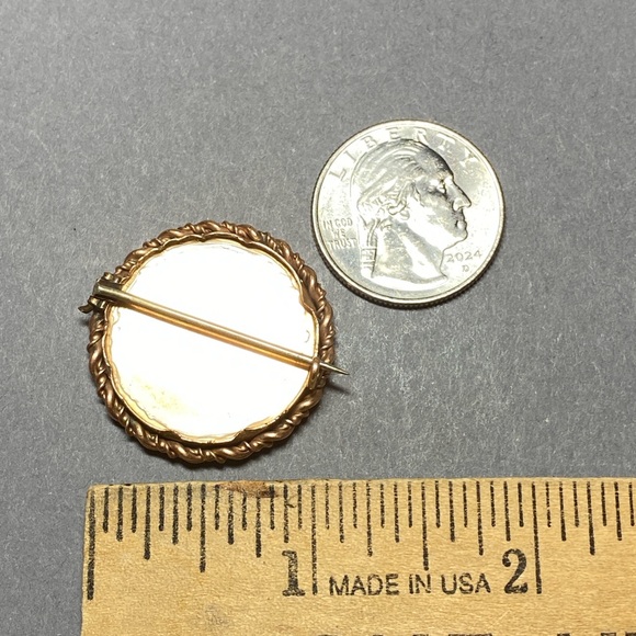 Victorian handpainted pink flower c clasp pin - Picture 3 of 4